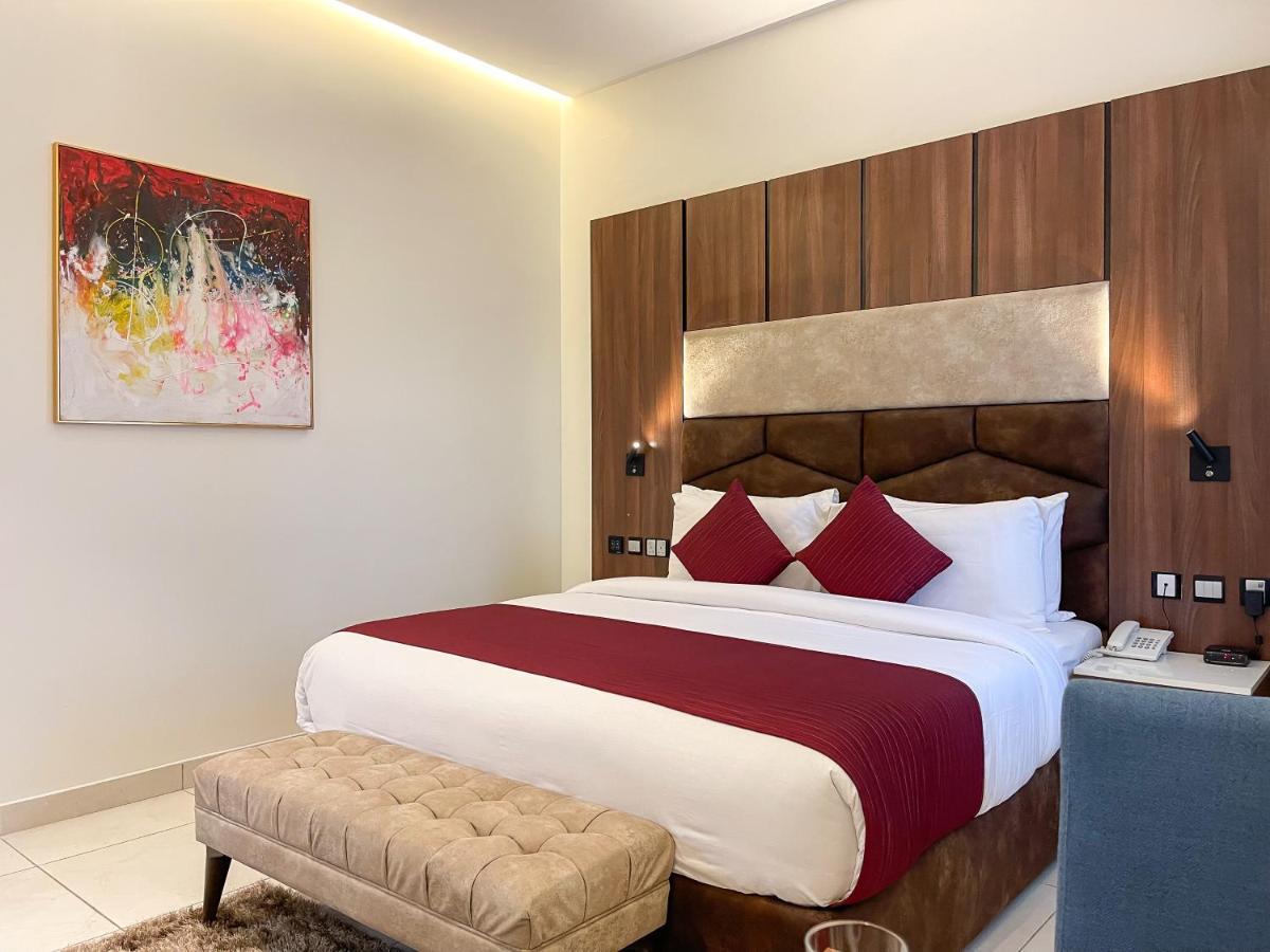 Omedel Luxury Hotel Enugu Exterior photo
