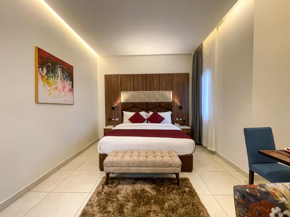 Omedel Luxury Hotel Enugu Exterior photo