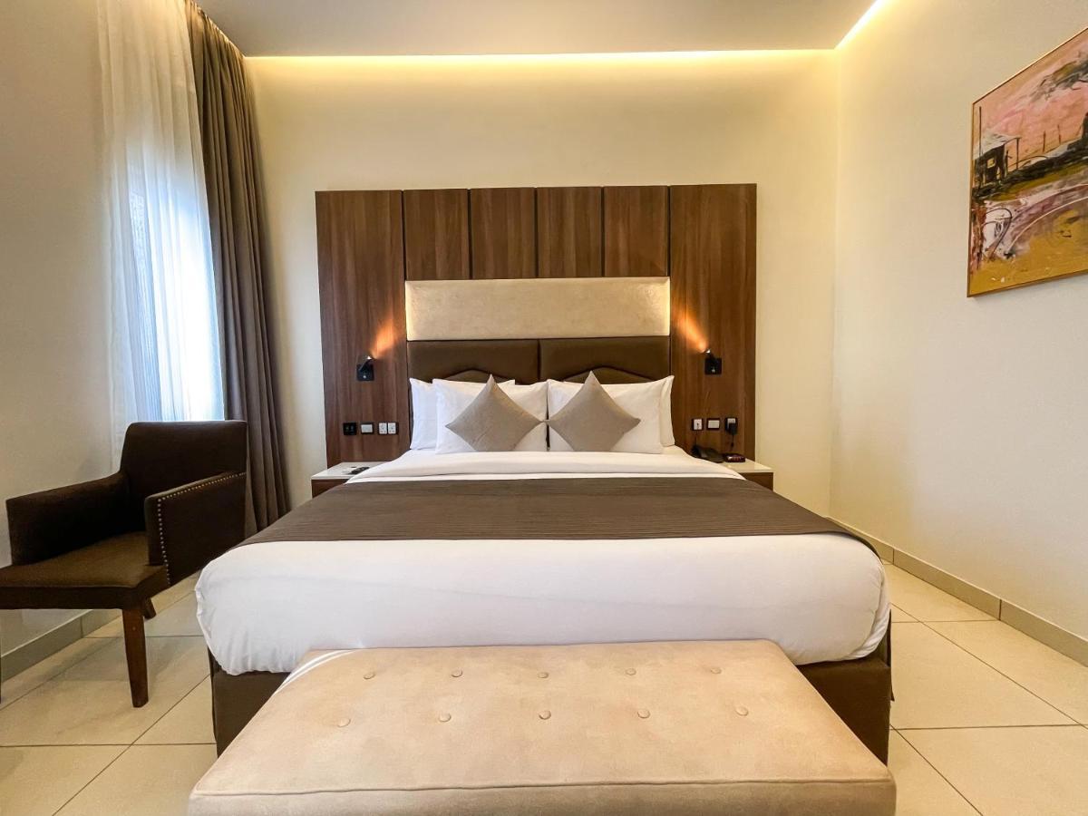 Omedel Luxury Hotel Enugu Exterior photo