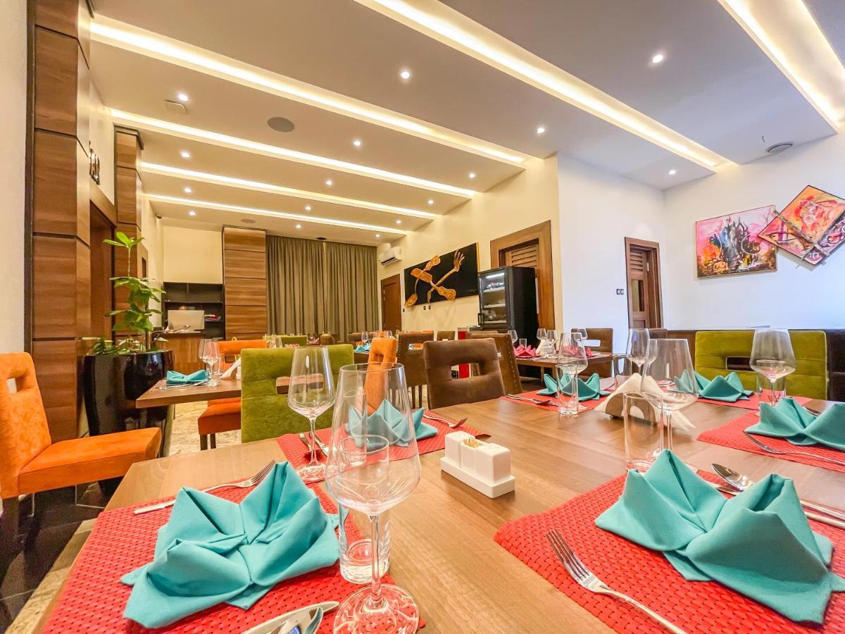 Omedel Luxury Hotel Enugu Exterior photo