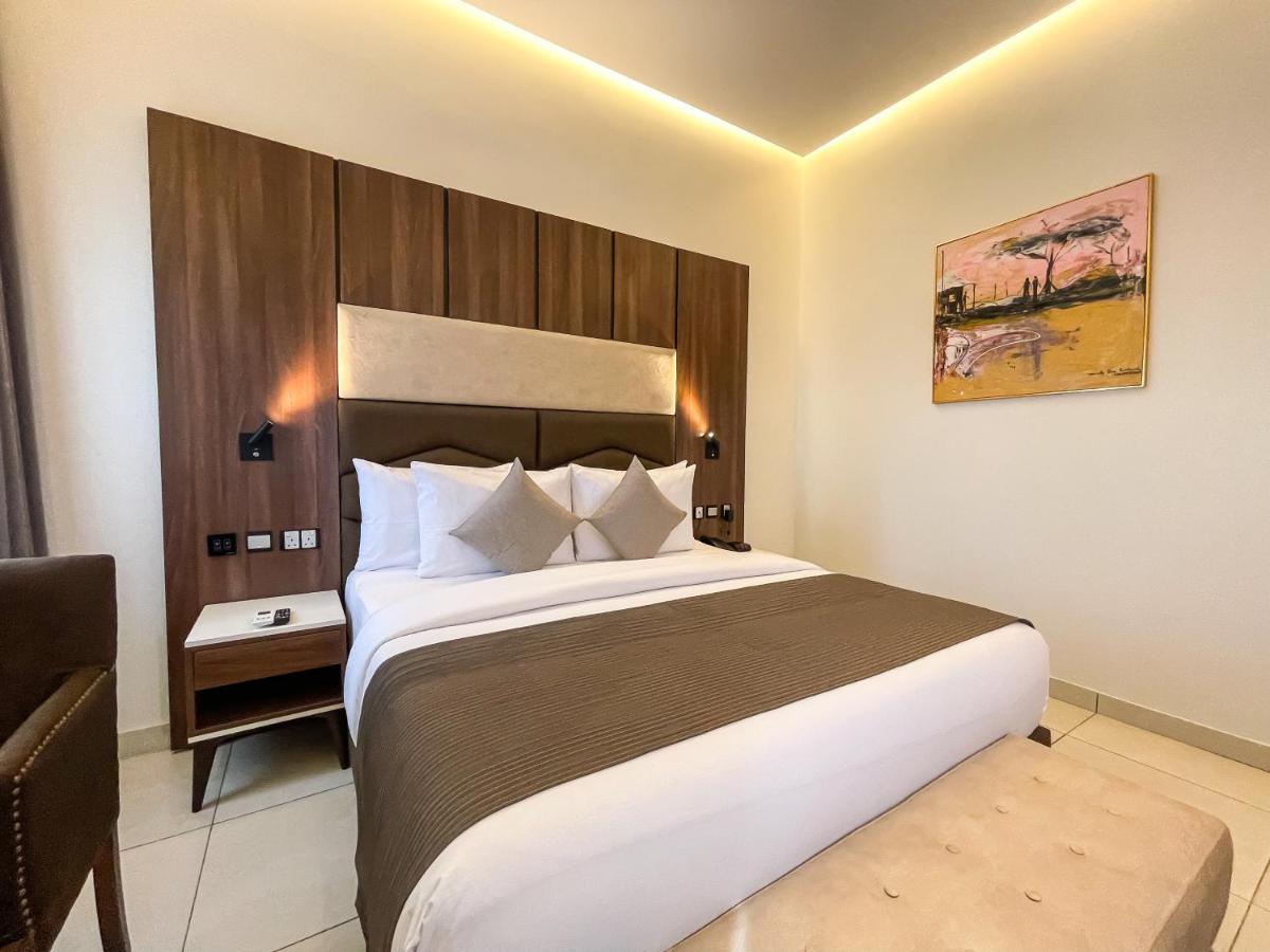 Omedel Luxury Hotel Enugu Exterior photo